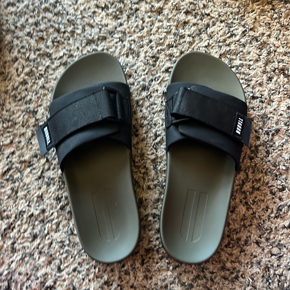Never worn flip flops